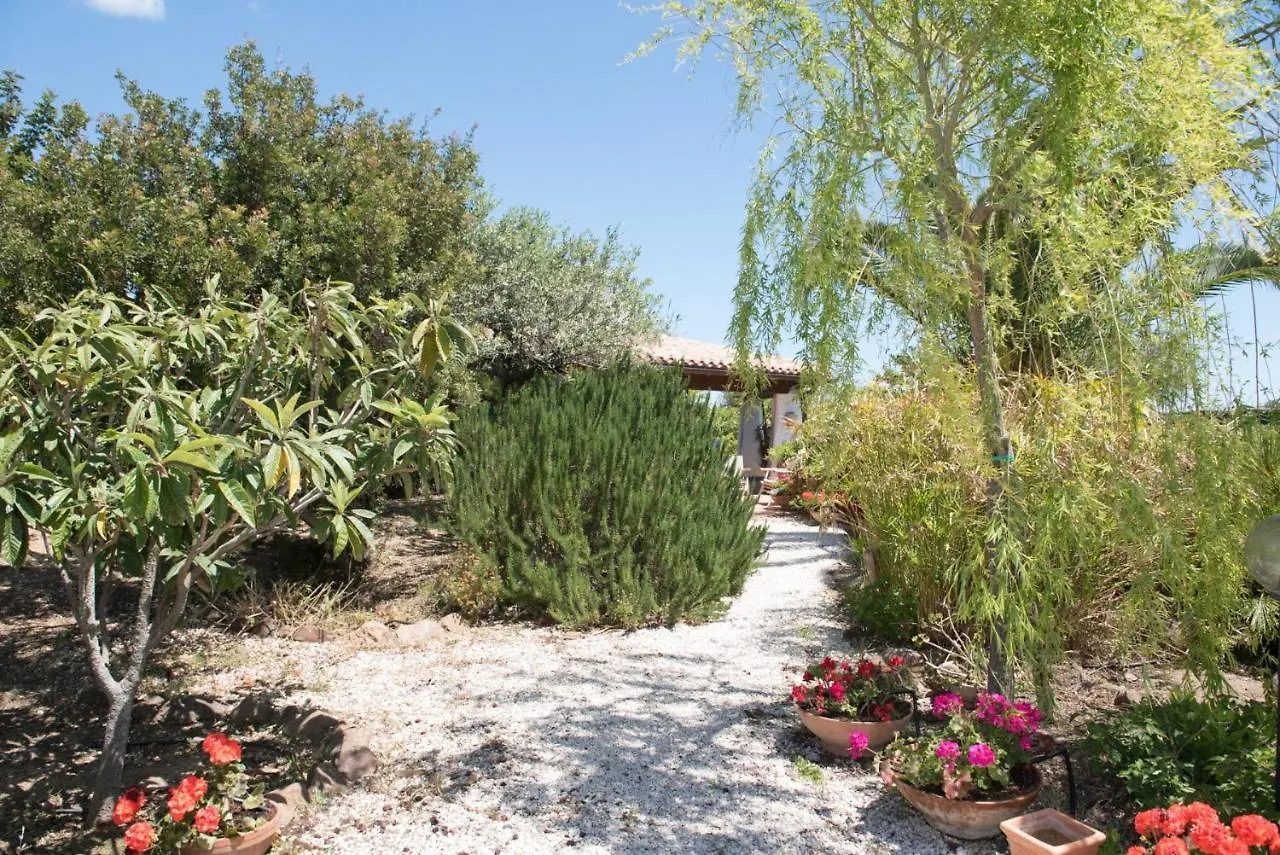 La Casa Dell'Artista Vila Orosei Villa